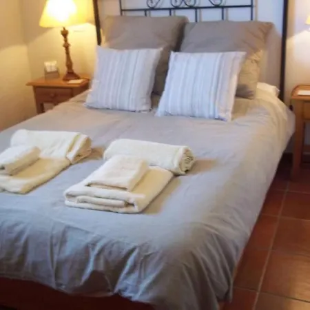 Villa Sleeps 9 Pool Wifi *
