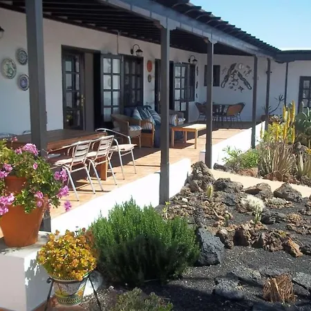 Sleeps 9 Pool Wifi Villa Mácher